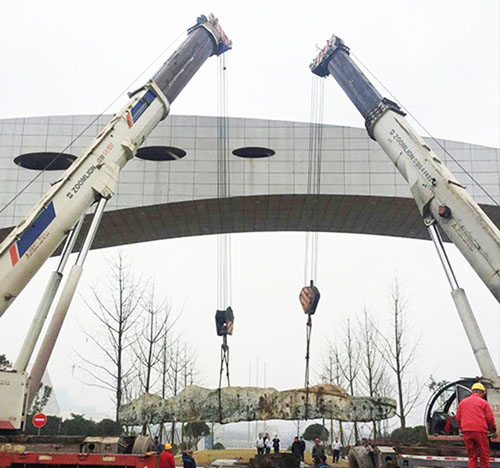 福建吊车,福建租吊车吊大型景观石